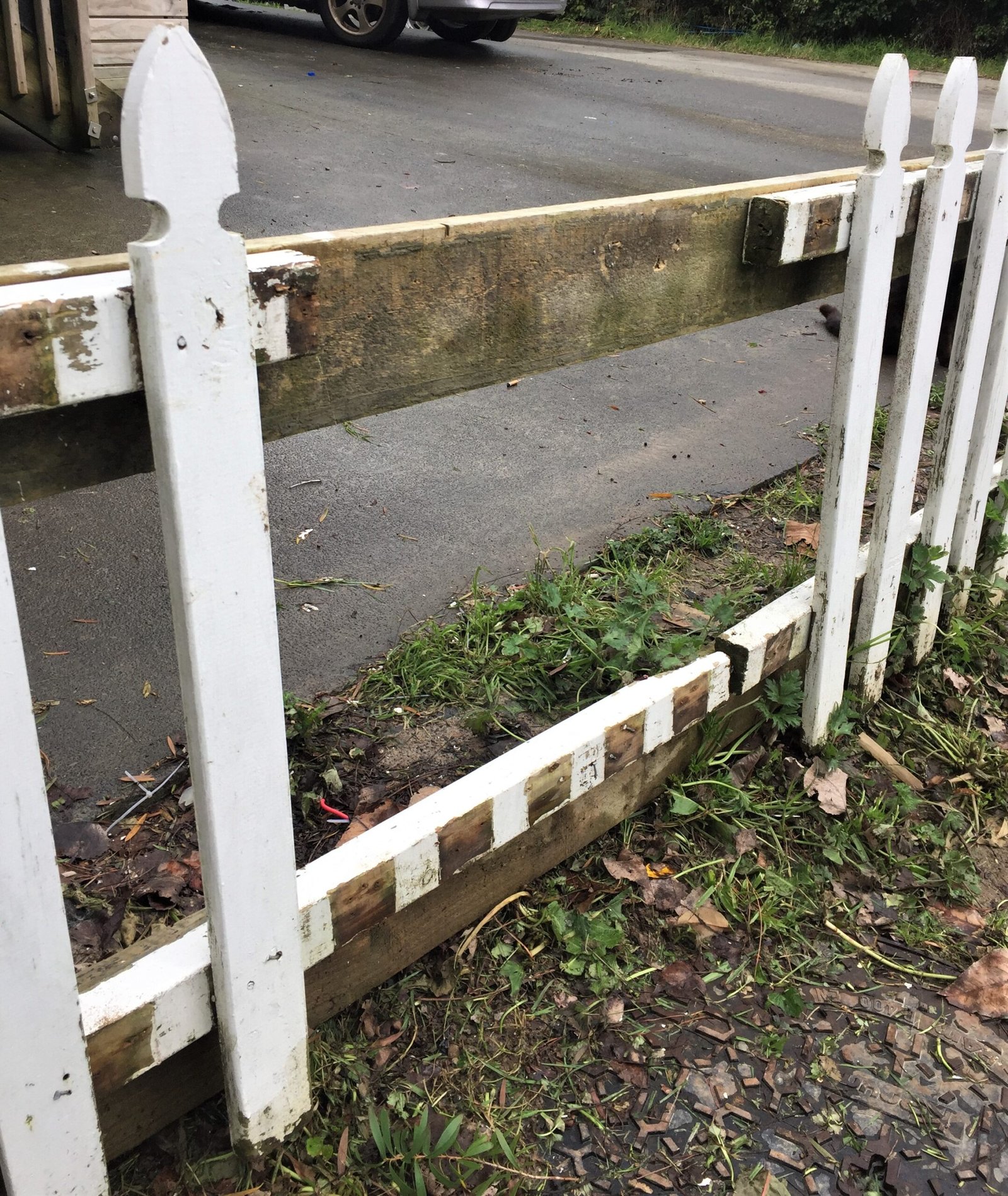 Timber fence construction Botany