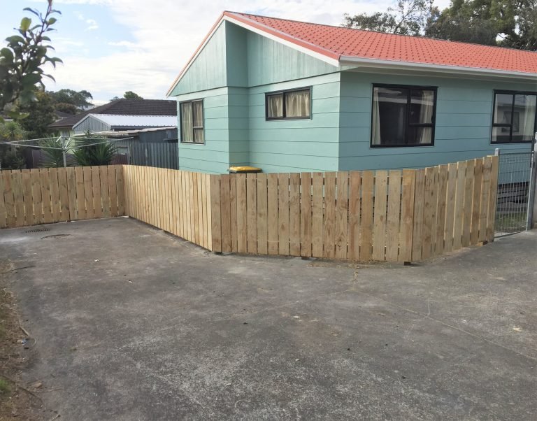 https://thetimberfencingguys.co.nz/wp-content/uploads/2020/10/IMG-5329-768x602.jpg